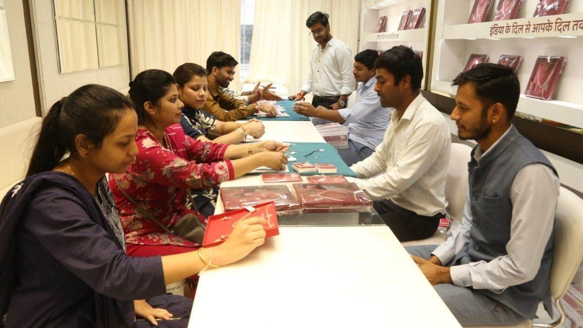फेड की एक टिप्पणी और सोना-चांदी हुए ‘पानी-पानी’, मिनटों में पलटा करोड़ों का खेल