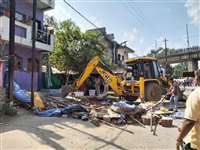 Narmadapuram News: माफिया के ठिकानों पर चला बुलडोजर, अवैध अड्डे तोड़े