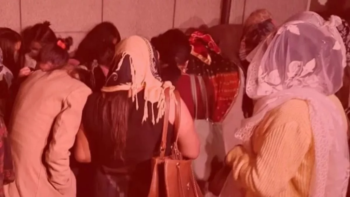 गोरखपुर के होटल में चल रहा था गंदा काम, पुलिस देख मुंह छिपाकर भागे लड़के-लड़कियां