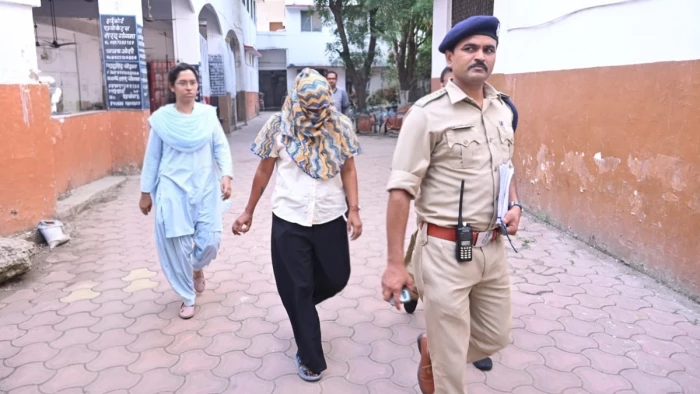 रतलाम में प्रॉपर्टी कारोबारी से 3 करोड़ रुपये से ज्यादा हड़पने के मामले में आरोपी सपना ठाकुर की बढ़ी रिमांड