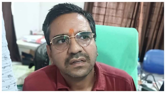 घूसखोर अधिकारी पर बड़ा एक्शन, 22 हजार मांगी थी रिश्वत..ACB ने दबोचा; रायपुर निवास में भी छापेमारी