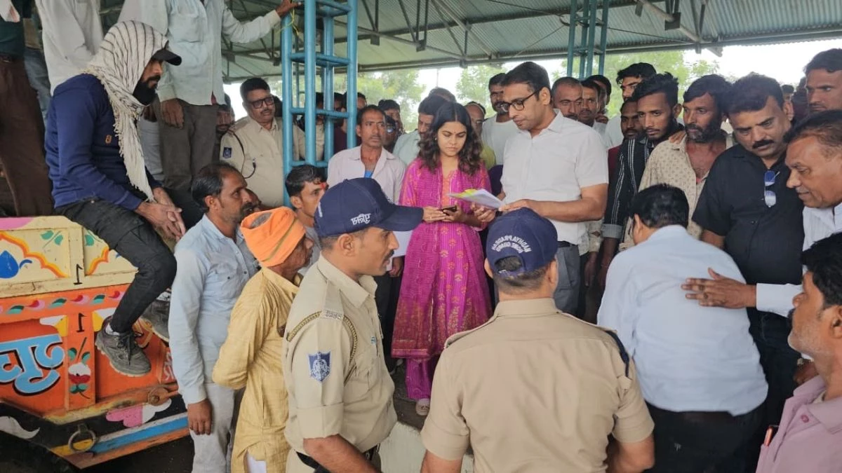 मंडी में प्याज दो रुपए किलो होने पर किसानों का छलका दर्द, बोले- ट्रक का किराया भी नहीं निकलेगा