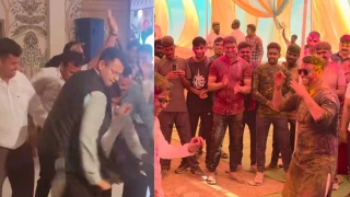 बालाघाट में एसपी के ट्रांसफर पर फंस गई जल मछली...गाने पर किया डांस, वीडियो वायरल