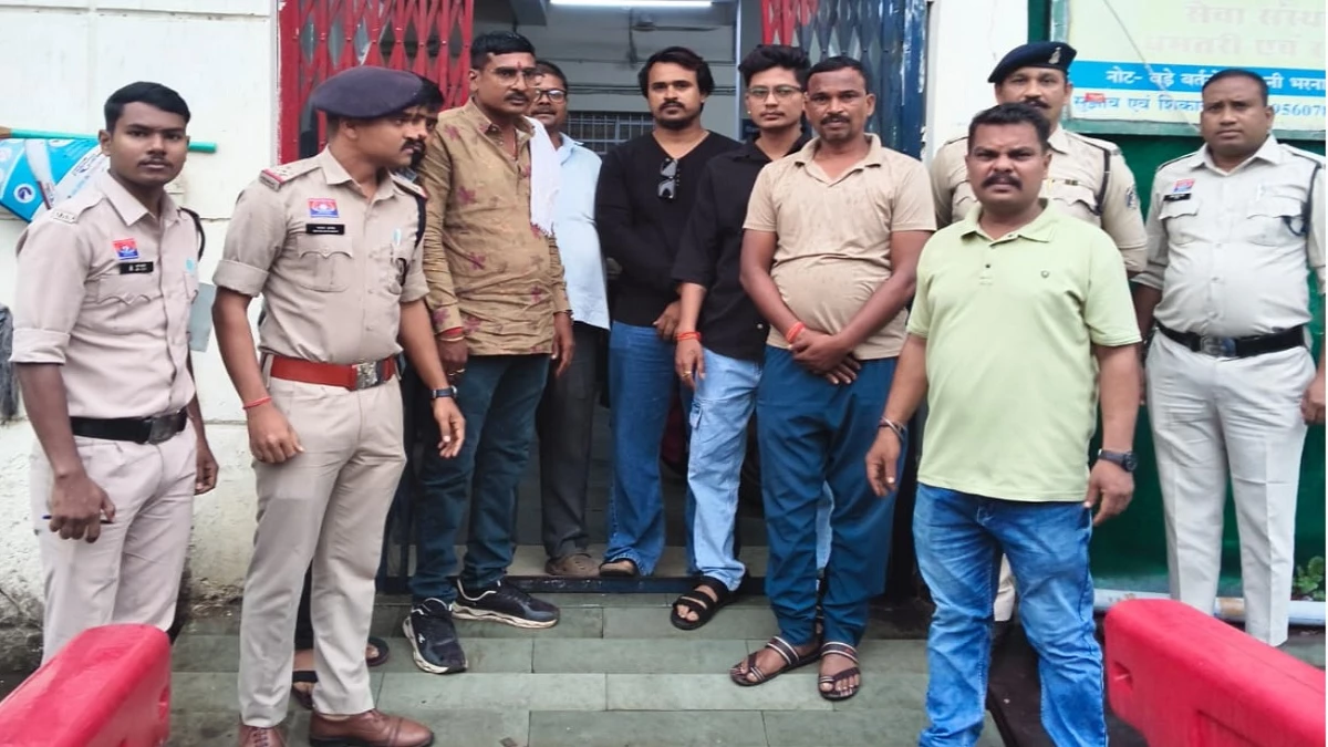 रायपुर में दिवाली से पहले जुआरियों का जमघट, पुलिस की छापेमारी, 19 पत्तेबाजों को दबोचा