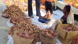 इंदौर में छोटे व्यापारियों को बड़ी राहत, रेहड़ी-पटरी वाले दीपावली पर राजबाड़ा में लगा सकेंगे दुकान