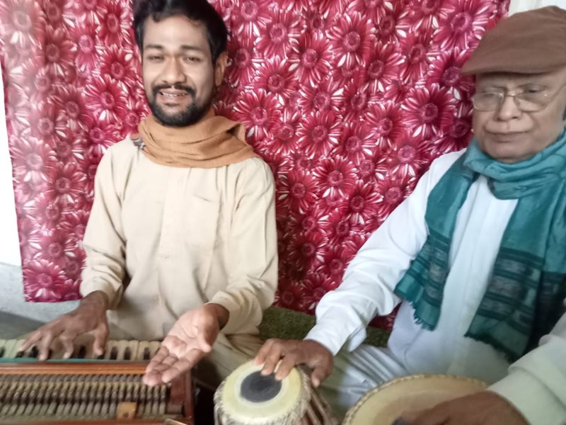 आनलाइन संगीत सभा में कोलकाता के गायक ने दी प्रस्तुति