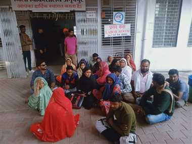 Anuppur News : नवजात का शव लेने के लिए स्वजनों ने किया अस्पताल में प्रदर्शन
