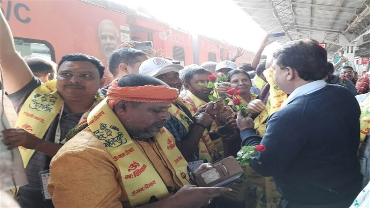 Kashi-Tamil Sangamam train : दक्षिण और उत्तर भारत की संस्कृति को जोड़ती संगमम ट्रेन का जबलपुर स्टेशन पर स्वागत