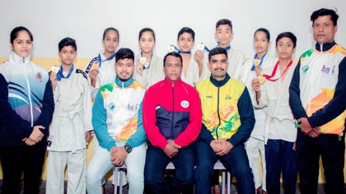 Jabalpur News सीबीएसई राष्ट्रीय बालिका फुटबाल प्रतियोगिता में विभिन्न