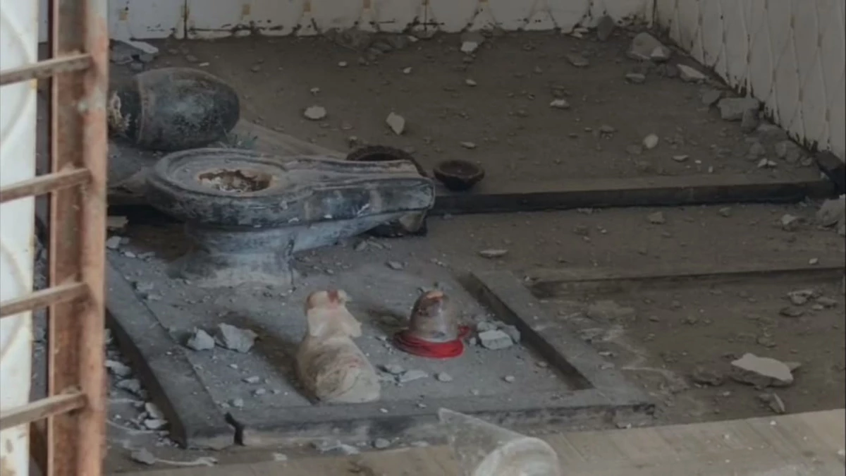 बुरहानपुर में शिव मंदिर में तोड़फोड़, ग्रामीणों का फूटा गुस्सा