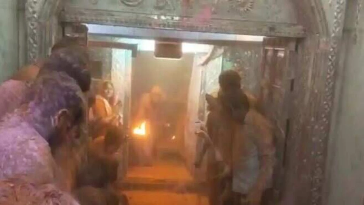 Year Ender 2024: महाकाल मंदिर के गर्भगृह में होली पर लगी थी आग… एक साथ 1500 डमरू वादन का बना था विश्व रिकॉर्ड