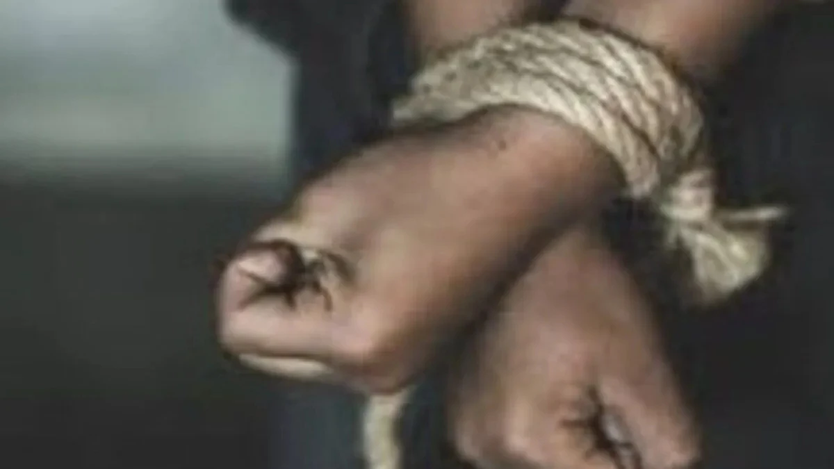 भोपाल में फिल्मी स्टाइल में सिरफिरे ने युवती को बनाया बंधक, पुलिस ने दो घंटे के ड्रामे के बाद छुड़ाया