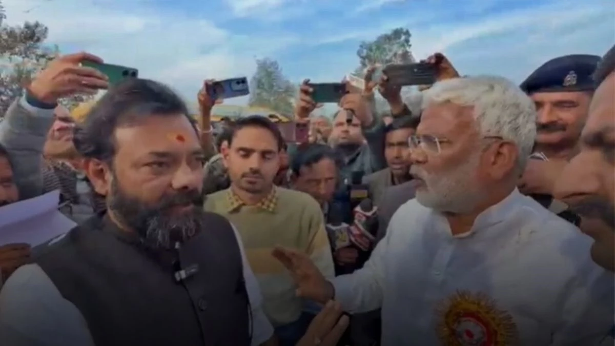यूपी के महोबा में बीजेपी vs BJP... मंत्री स्वतंत्र देव सिंह से भिड़े विधायक ब्रजभूषण, सरेआम हुई धक्का-मुक्की