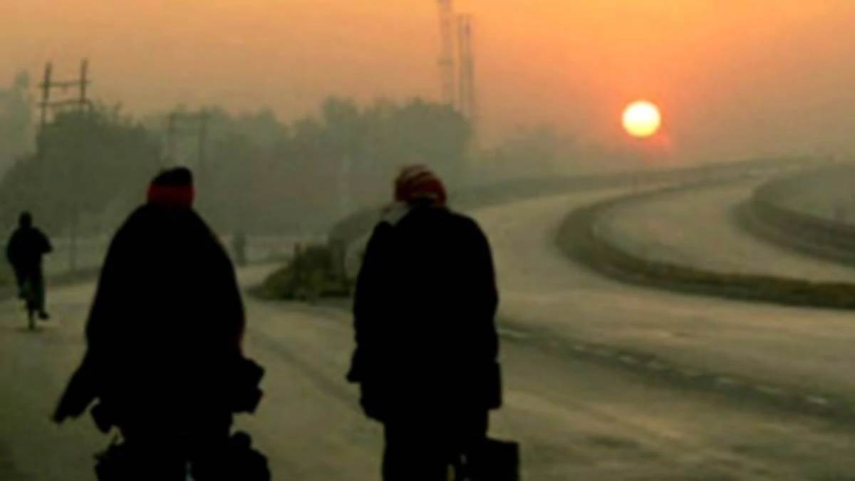 MP Weather Update: ओलावृष्टि के बाद सर्द हवाओं ने फिर बढ़ाई ठिठुरन, चार डिग्री सेल्सियस तक पहुंचा पारा