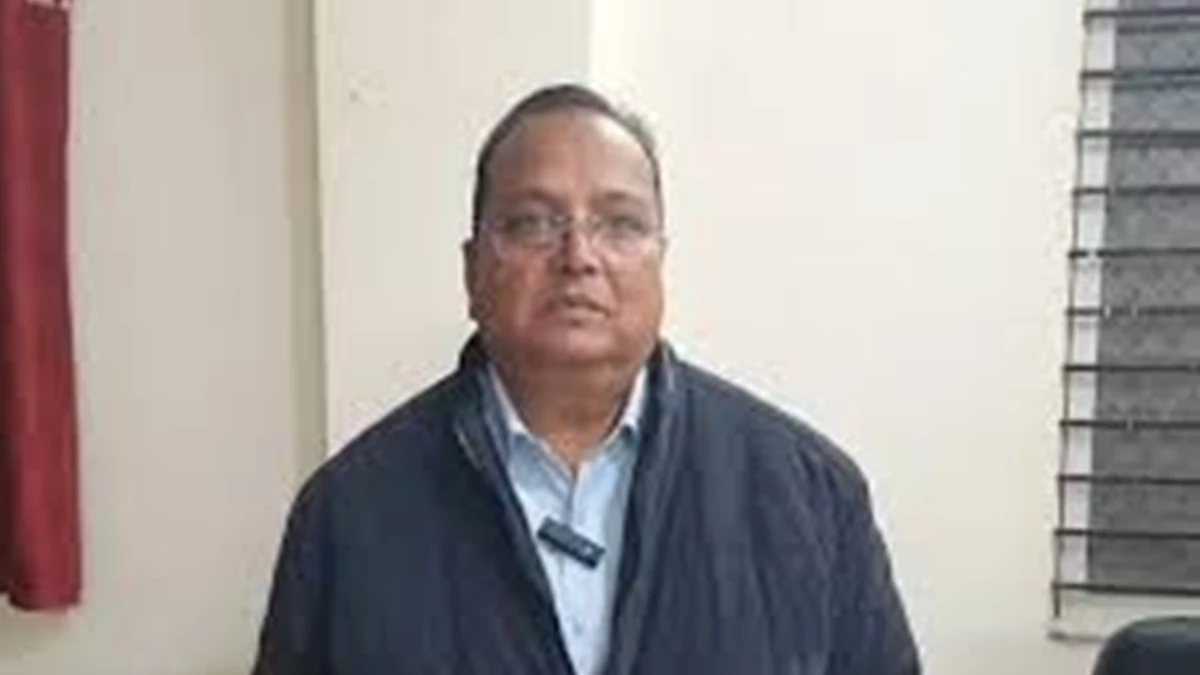 सीएमएचओ डॉ. आरके खद्योत निलंबित, कलेक्टर कार्यालय में किए गए अटैच सीएमएचओ डॉ. आरके खद्योत निलंबित, कलेक्टर कार्यालय में किए गए अटैच