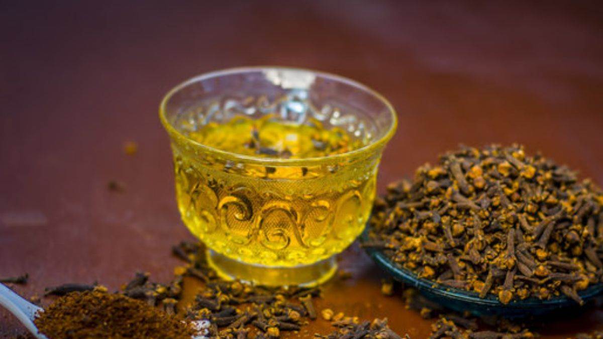 Clove Water For Fertility टेस्टोस्टेरोन लेवल बढ़ाता है लौंग का पानी