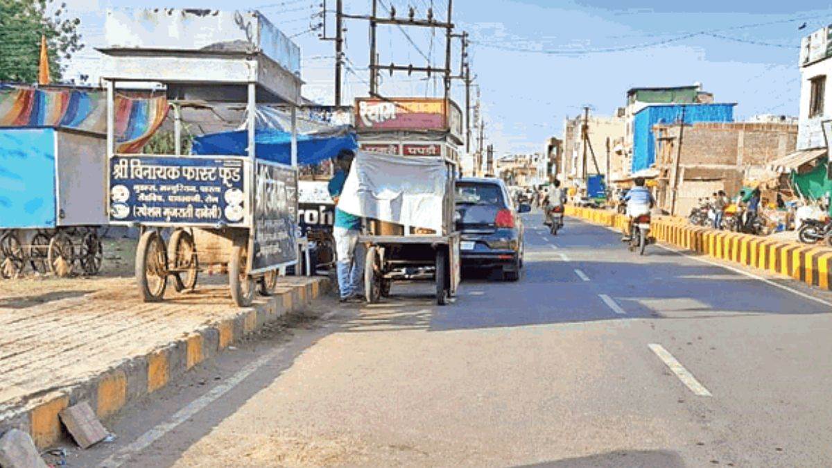 Ye Footpath Hamara Hai: मंदसौर शहर में फुटपाथों पर 300 से अधिक ठेले-गुमटियां