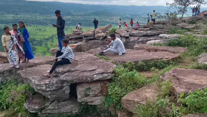 Bastar Monsoon Beauty: मानसून में बस्तर की मिचनार घाटी की हरी-भरी वादियां देखकर बार-बार आने का करेगा मन