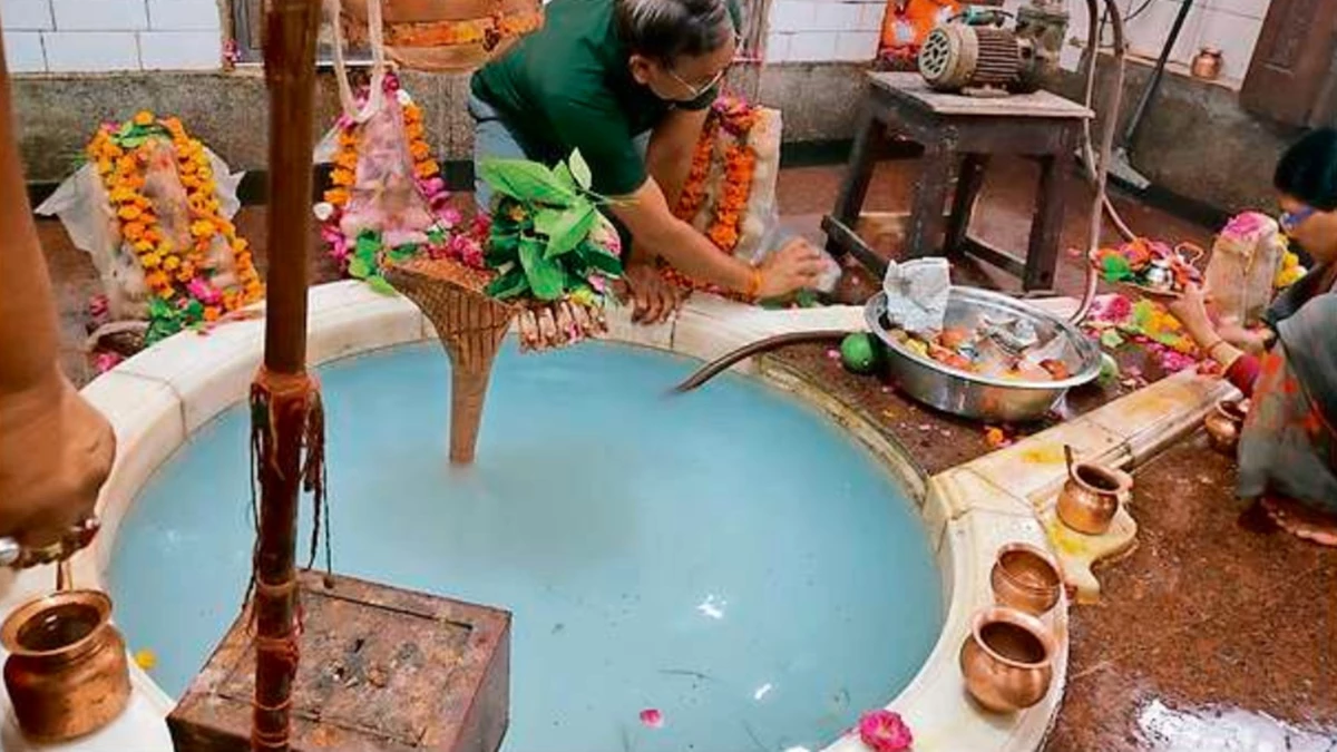 Sawan में ग्वालियर के मंदिर में हुई अनोखी घटना, अचानक जलमग्न हो गए महादेव