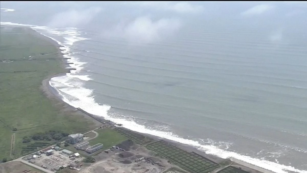 Tsunami Alert: 8.7 तीव्रता के भूकंप के बाद रूस और जापान में सुनामी, लगातार बिगड़ते जा रहे हालात, देखिए वीडियो