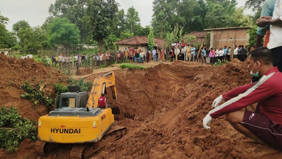 कोरबा में दर्दनाक हादसा, कुआं धंसने से मलबे में दबे तीन लोग, रेस्क्यू टीम ने एक शव किया बरामद