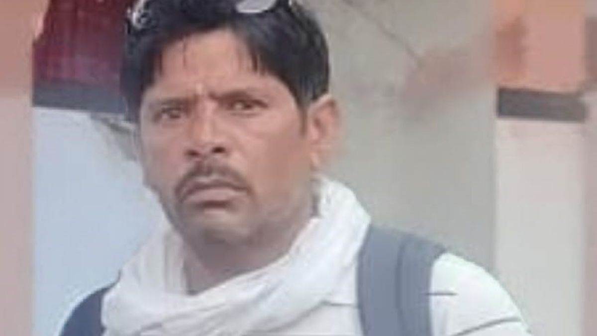 कोलारस SDM दफ्तर में पटवारी ने खाया संदिग्ध पदार्थ: बोला- 8 महीने से नहीं मिला वेतन; SDM बोले- कार्रवाई से बचने के लिए नाटक किया