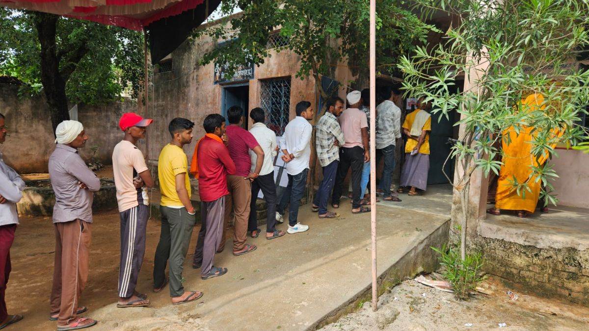 Datia Elections 2026 Live: दतिया विधानसभा उपचुनाव में वोटिंग जारी, शाम 5 बजे तक 69.36% मतदान; तीन अगस्त को आएंगे नतीजे