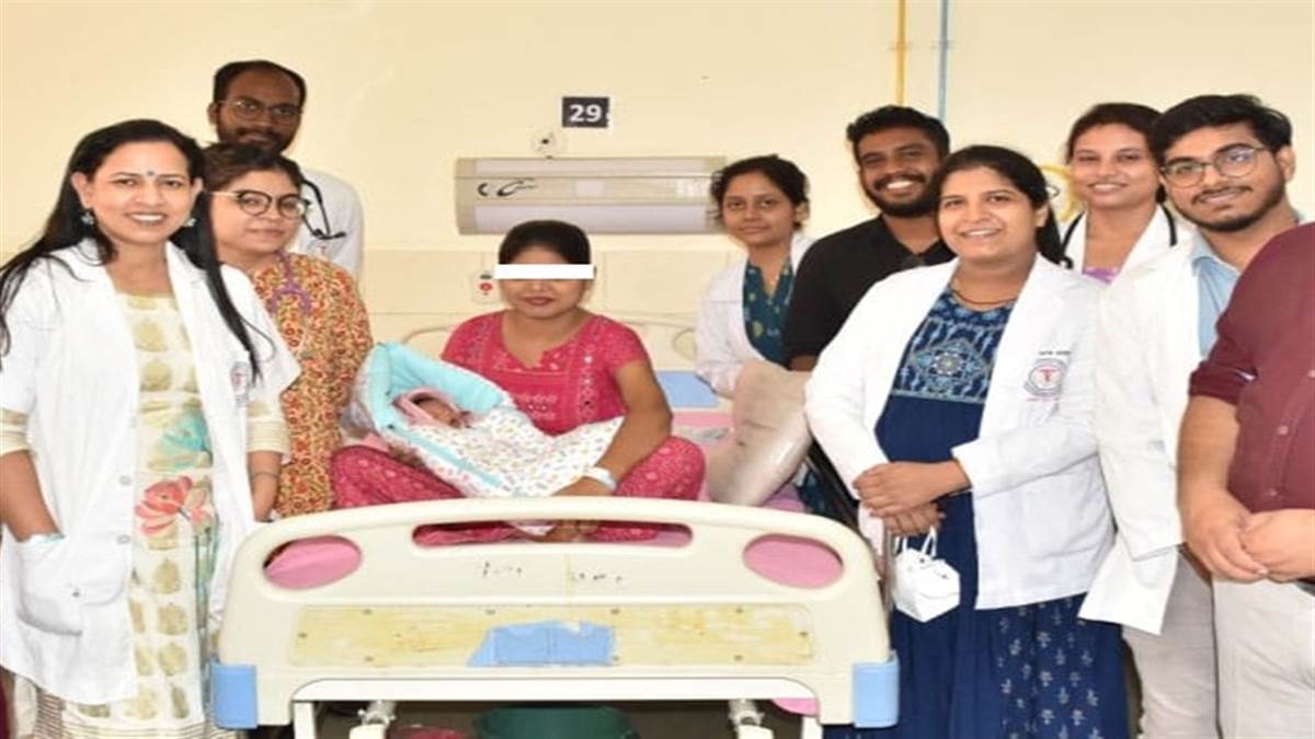 Raipur News : रायपुर एम्स के डाक्टरों ने किडनी रोगी का सफलतापूर्वक कराया प्रसव