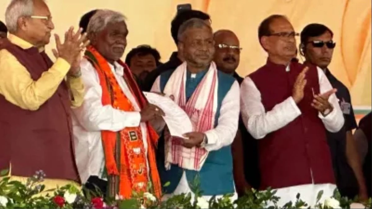 Champai Soren Joins BJP: भाजपा के हुए 'कोल्हान टाइगर', पूर्व CM चंपई सोरेन को शिवराज और हिमंता ने दिलाई सदस्यता