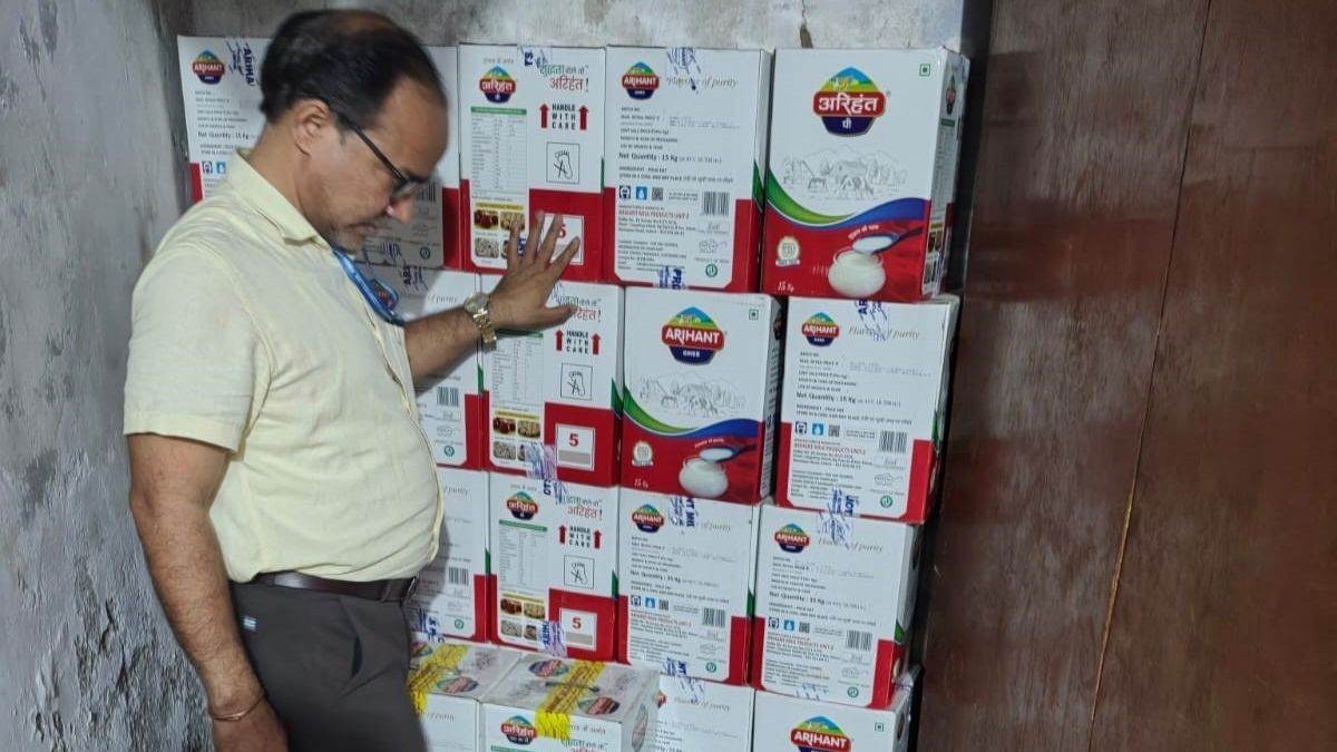 सावन में दूध से लेकर घी तक मिलावट का खेल, MP में 44,407 लीटर दूध जब्त, अब तक 73 सैंपल अमानक और 25 असुरक्षित मिले