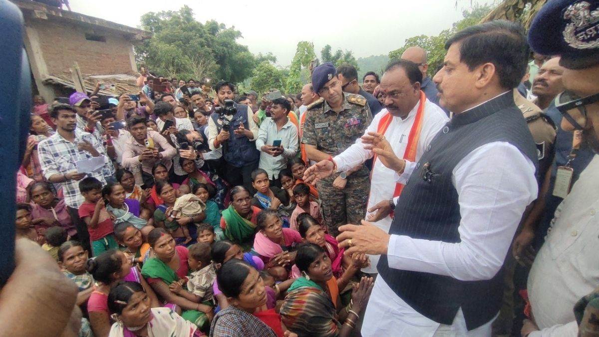 आजादी के बाद पहली बार बैगा जनजाति के गांव पहुंचा कोई CM, मोहन यादव ने 100 गांवों के विकास के लिए किया ₹225 करोड़ का एलान