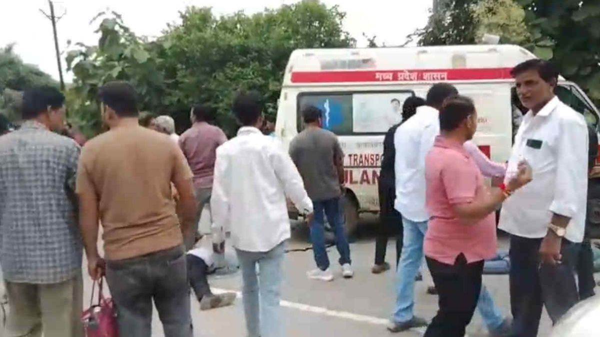 सीहोर के इछावर में पेट्रोल पंप के पास दो कारों ने दो बाइकों को मारी टक्कर; एक की मौत, दो गंभीर