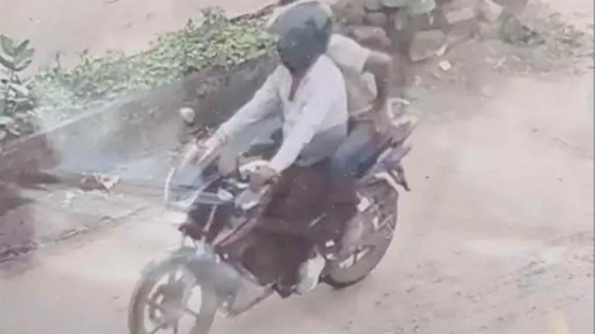 नाती के साथ लौट रही वृद्धा के गले से झपटा मंगलसूत्र, अपाचे बाइक से हुए फरार