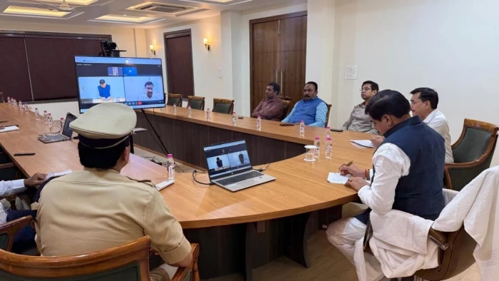 सीएम मोहन यादव ने रीवा-सतना में की बाढ़ की समीक्षा, कलेक्टर को दिए दिशा-निर्देश, बोले- 'हर प्रभावित तक पहुंचे मदद'