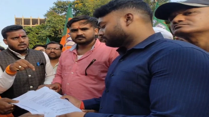 राजनांदगांव में हिड़मा- हिड़मा गाने पर नाचे कांग्रेस महामंत्री, भाजयुमो ने कहा माओवादियों का महिमामंडन, कार्रवाई करे प्रशासन