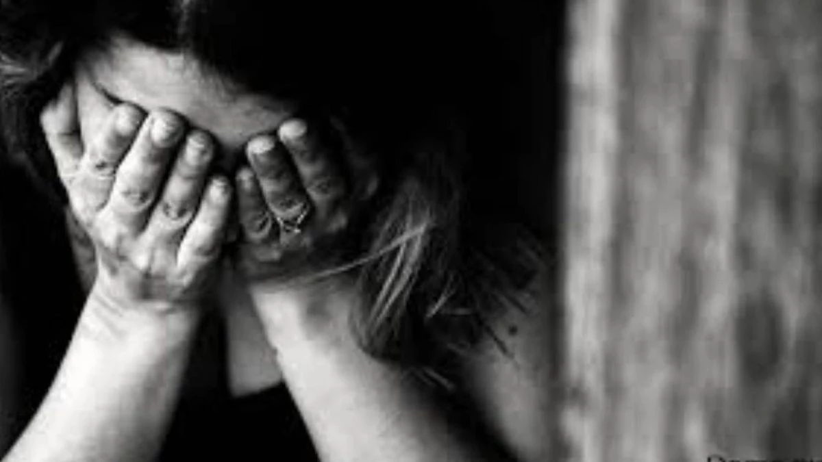 'मुस्लिम धर्म अपना लो', इंदौर में किन्नर के डेरे पर हिंदू युवती से दुष्कर्म, गोली से उड़ाने की धमकी भी दी