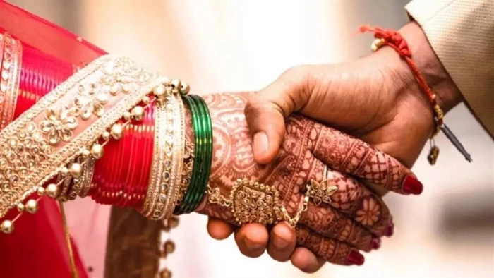 बिना तलाक कर ली दूसरी शादी! राजस्व विभाग की महिला कर्मचारी ने पति के खिलाफ की शिकायत, ASI पर मदद का आरोप