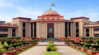 आत्मानंद स्कूल भर्ती : हिंदी मीडियम से पढ़े अभ्यर्थियों को छत्तीसगढ़ हाई कोर्ट से राहत नहीं