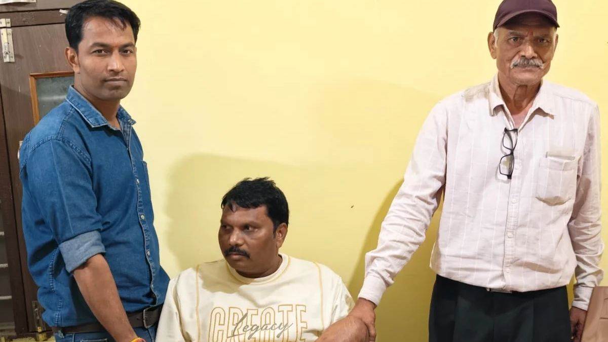 जलाऊ लकड़ी पर मांगी 2 लाख की घूस, लोकायुक्त का बड़ा एक्शन, डिप्टी रेंजर 20 हजार लेते रंगे हाथों गिरफ्तार