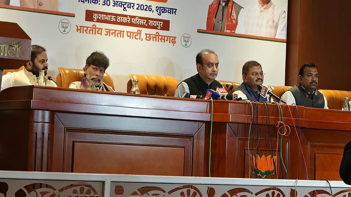 समाज में फूट डालकर सत्ता की लूट के प्रयास में है कांग्रेस- सुधांशु त्रिवेदी, इधर छत्तीसगढ़ से कांग्रेसी दिल्ली रवाना