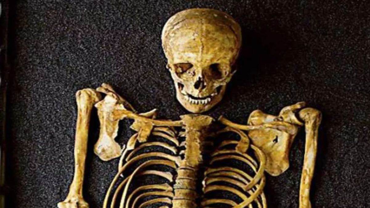 Varanasi: 1 साल से मां के शव के साथ रह रही थीं दो बहनें, ऐसे हुआ हैरान करने वाला खुलासा