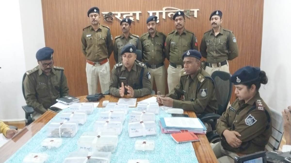 हरदा में गिरमिट गैंग को पुलिस ने गिरफ्त में लिया, साढ़े 7 लाख के गहने जब्त
