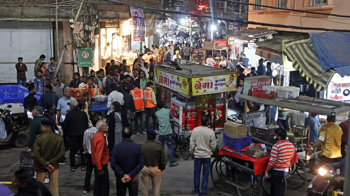 इंदौर सराफा चौपाटी में सिर्फ पारंपरिक व्यंजनों की दुकानें ही रहेंगी, चाइनीज फूड वाले होंगे बाहर