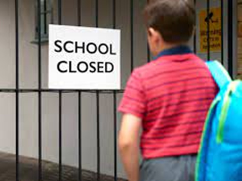 School Closed 2022: यूपी में 15 फरवरी तक स्कूल बंद, जानिए किन-किन राज्यों में अभी ऑफलाइन क्लासेस की उम्मीद नहीं