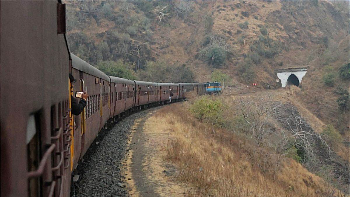 Train in indore: होलकर महाराज की नाराजगी से जन्मी इंदौर-महू-खंडवा रेल लाइन