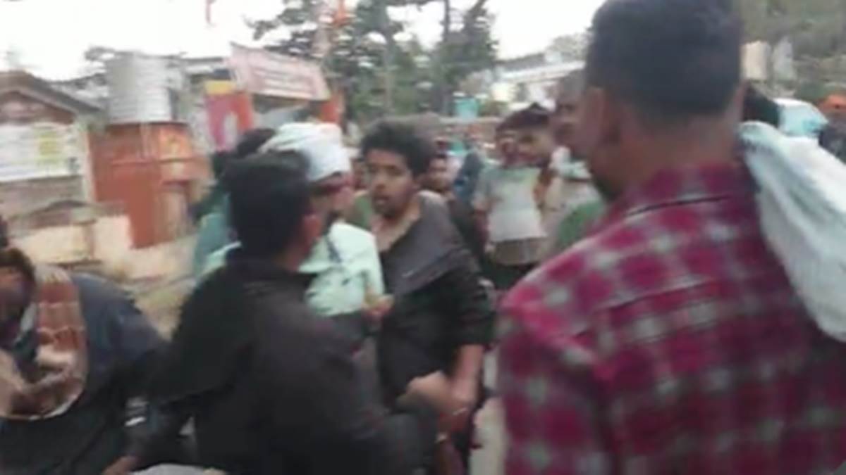NarmadaPuram News:  पिपरिया में कार चालक ने छह लोगों को मारी टक्कर, एक की हालत गंभीर