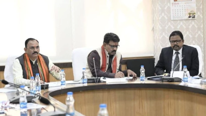 छत्तीसगढ़ में अवैध मतांतरण पर सख्त होगी साय सरकार, बजट सत्र में आएगा नया 'धर्म स्वतंत्रता विधेयक'
