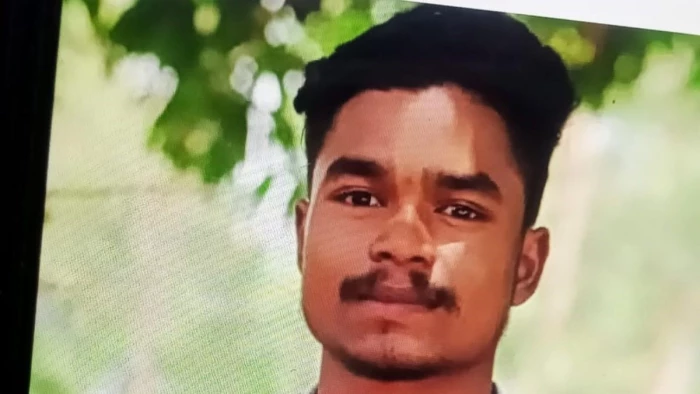 सरगुजा में NH-43 पर काल बनकर दौड़ा ट्रेलर, पूर्व सरपंच के बेटे समेत दो मेधावी छात्रों की मौत, एक गंभीर