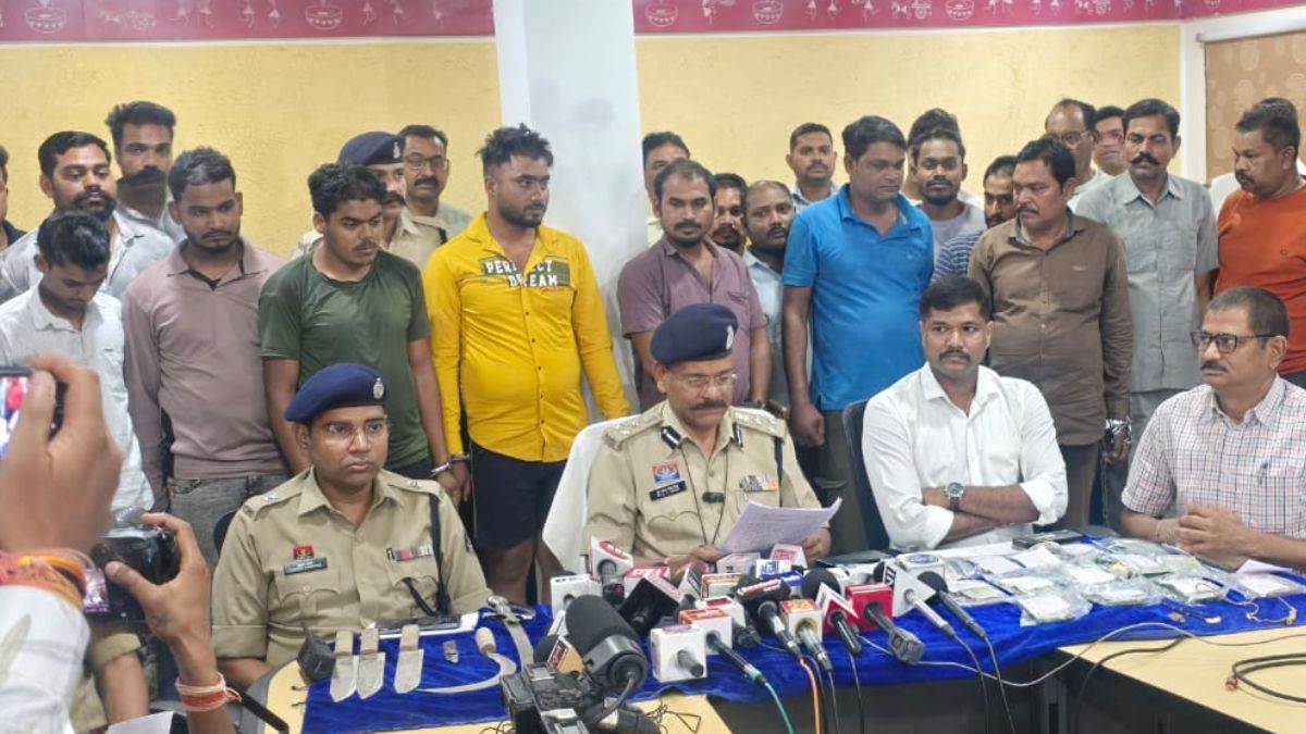 छत्तीसगढ़ का केवराडीह डकैती कांड... रिटायर्ड पुलिसकर्मी सहित 15 आरोपी गिरफ्तार, 40 करोड़ के लालच में बने डकैत