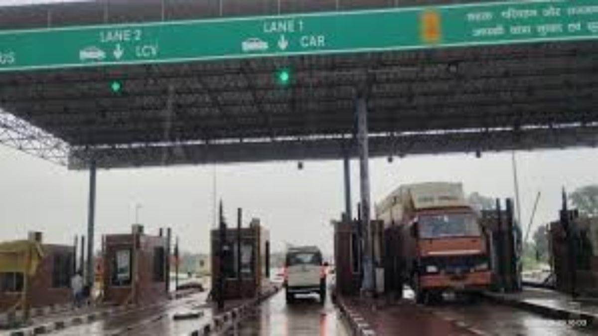 नेशनल हाईवे पर सफर करना होगा महंगा, टोल की नई दरें जारी, एक अप्रैल से पांच से 20 रुपये अतिरिक्त टैक्स देना होगा